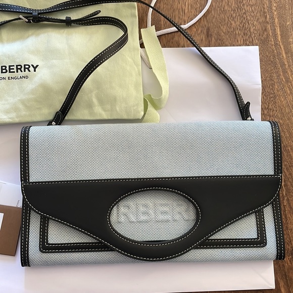 BURBERRY NWT NIB Small Pocket Clutch light blue and black $1300 - Picture 3 of 16